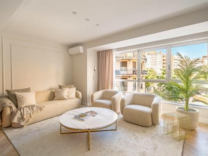 Living room of Flat for sale in  Madrid Capital  with Heating