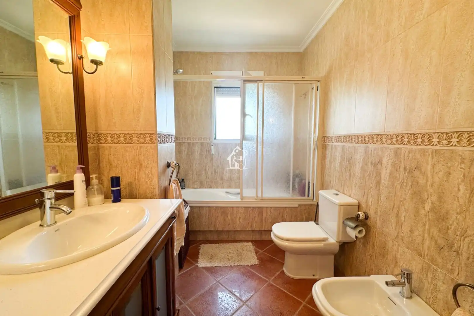 Bany de Finca rústica de lloguer en San Miguel de Salinas amb Aire condicionat, Jardí privat i Terrassa