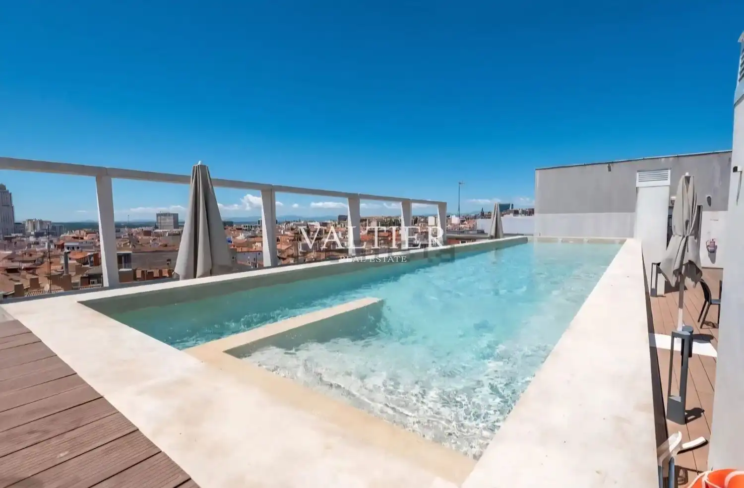 Piscina de Pis de lloguer en  Madrid Capital amb Aire condicionat, Terrassa i Traster