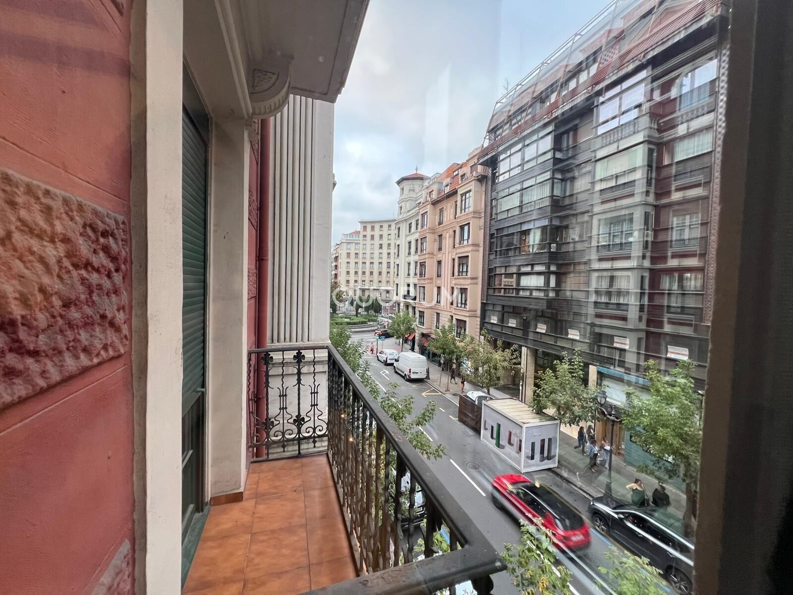 Flat for rent in Alameda de Urquijo, Alhóndiga