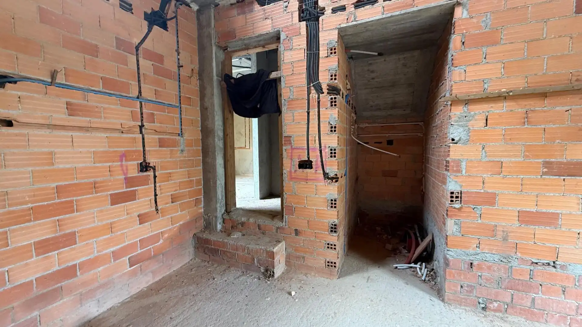 Casa adosada en venta en Allariz con Calefacción, Jardín privado y Terraza