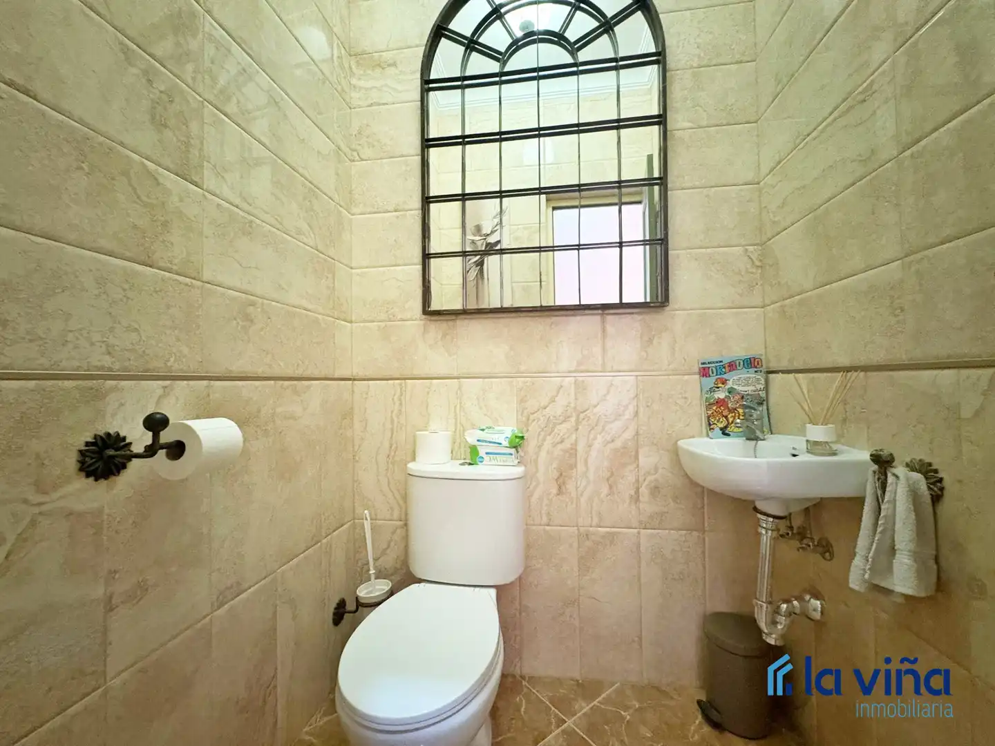 Baño de Casa o chalet en venta en Aguadulce (Sevilla) con Calefacción, Jardín privado y Terraza
