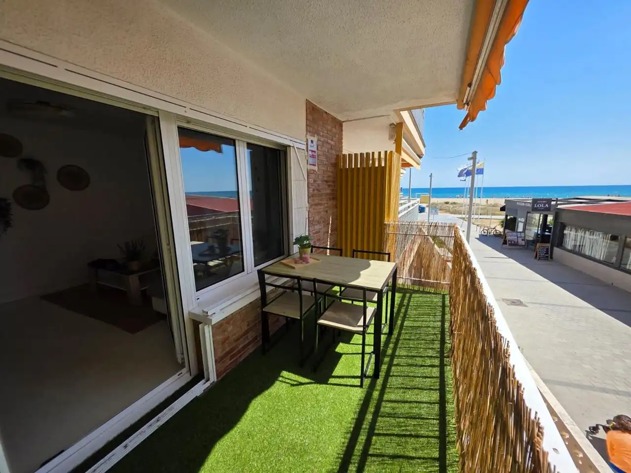 Terrasse von Wohnung zur Miete in Castelldefels mit Klimaanlage, Terrasse und Möbliert