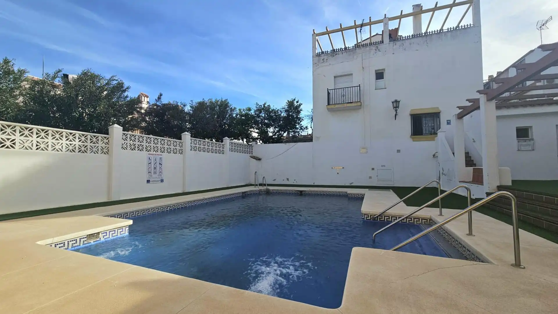 Piscina de Casa adosada en venta en Mijas con Aire acondicionado, Terraza y Trastero