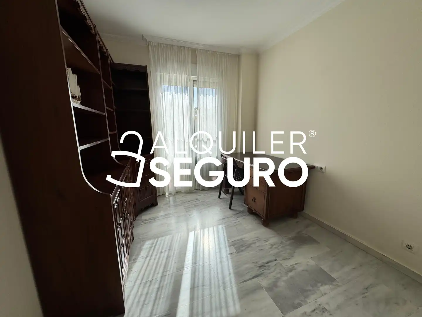 Habitación de Piso de alquiler en Málaga con Aire acondicionado, Terraza y Piscina