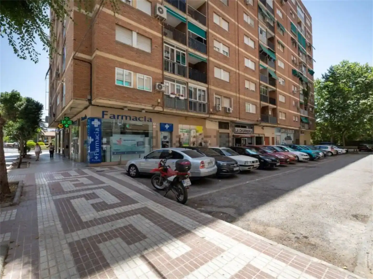 Vista exterior de Local de lloguer en Granada