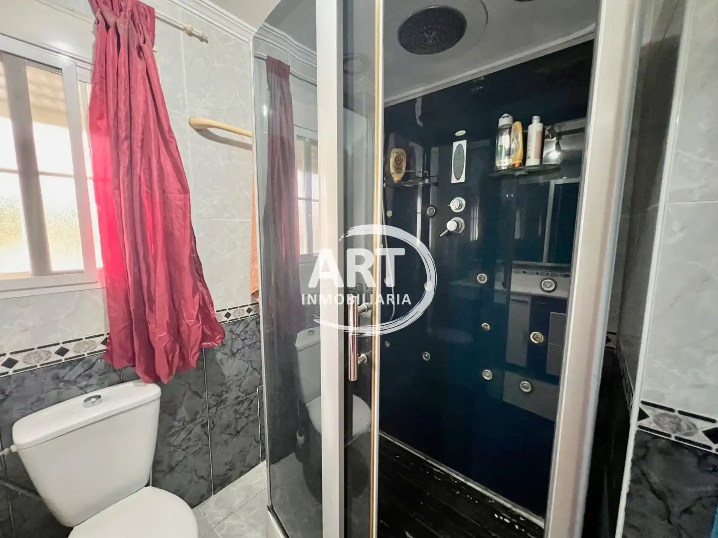 Bathroom of Houses for sale in L'Eliana  with Air Conditioner, Heating and Private garden
