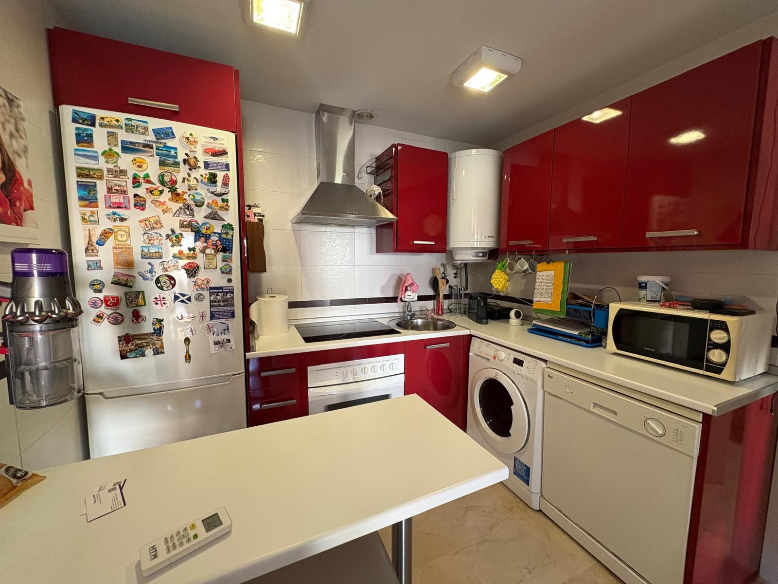 Cuina de Apartament en venda en Algeciras amb Moblat, Forn i Rentadora