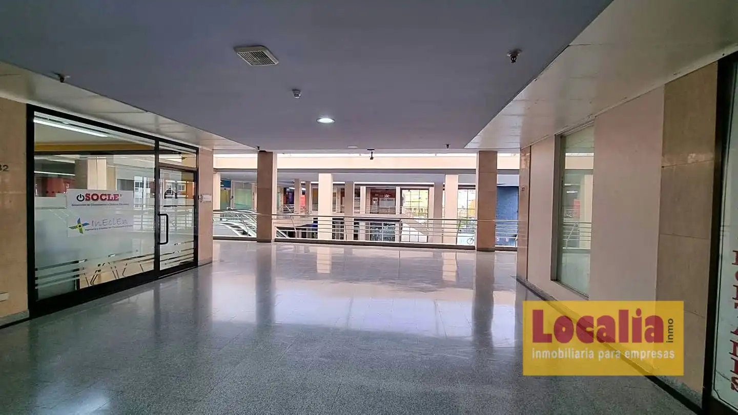 Büro zum Verkauf in Santander