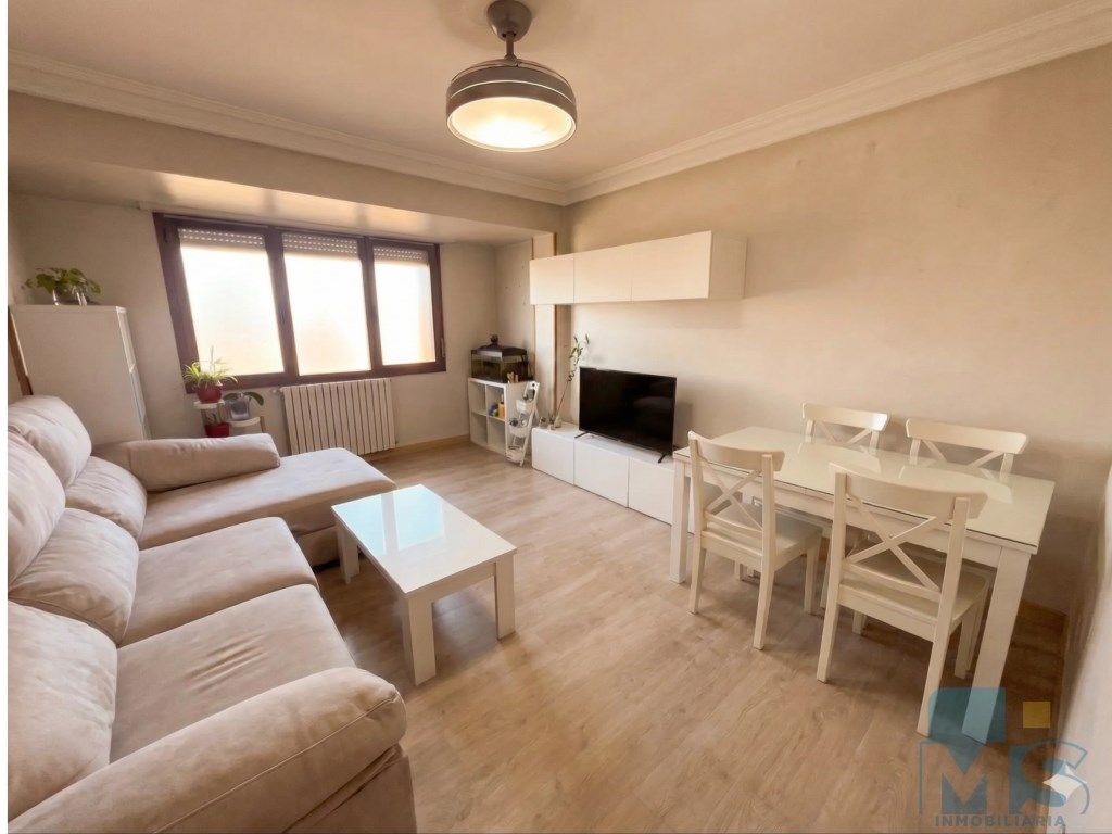 Sala d'estar de Pis en venda en Villabona amb Balcó