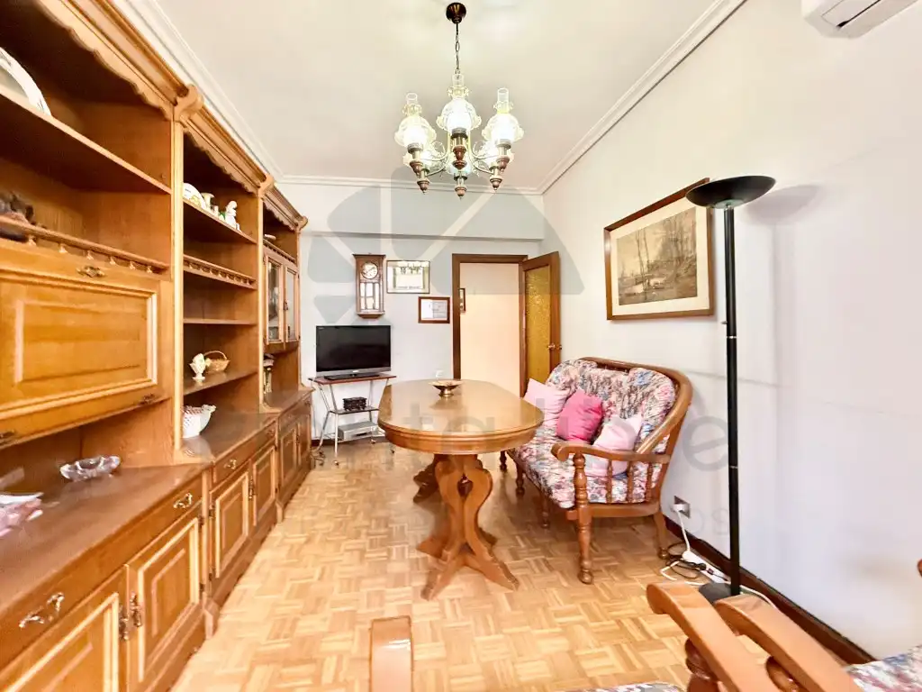 Living room of Flat for sale in  Logroño  with Air Conditioner, Heating and Balcony
