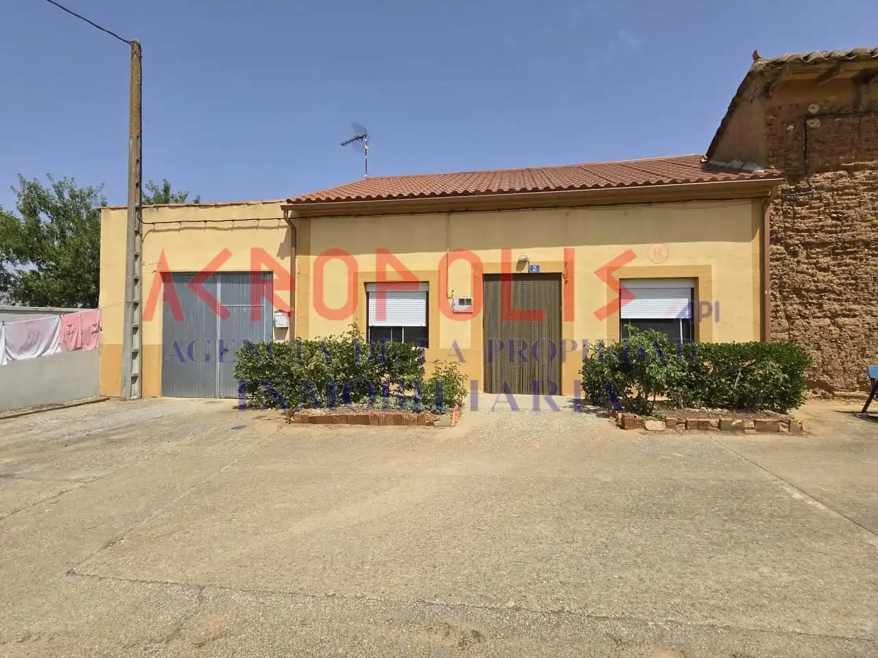 Vista exterior de Casa o chalet en venta en La Torre del Valle con Calefacción