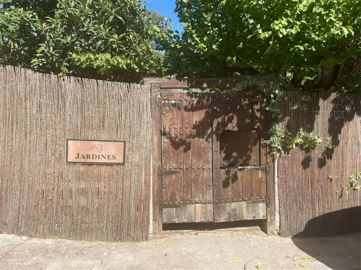 Jardí de Local en venda en Ronda amb Aire condicionat, Parquet i Moblat