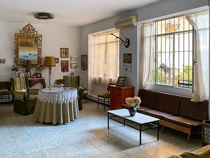 Living room of Single-family semi-detached for sale in Dos Hermanas  with Swimming Pool