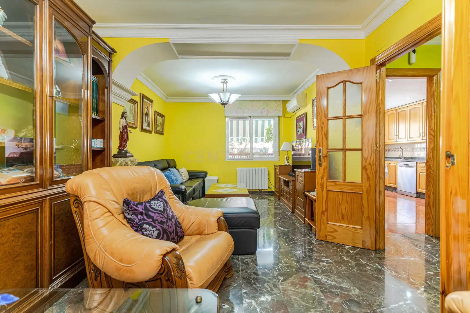 Sala d'estar de Casa o xalet en venda en Churriana de la Vega amb Aire condicionat, Traster i Piscina