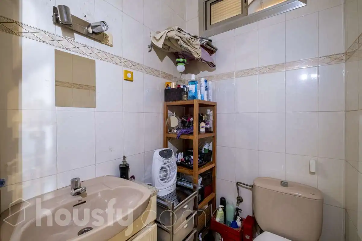 Baño de Piso en venta en Barcelona con Balcón