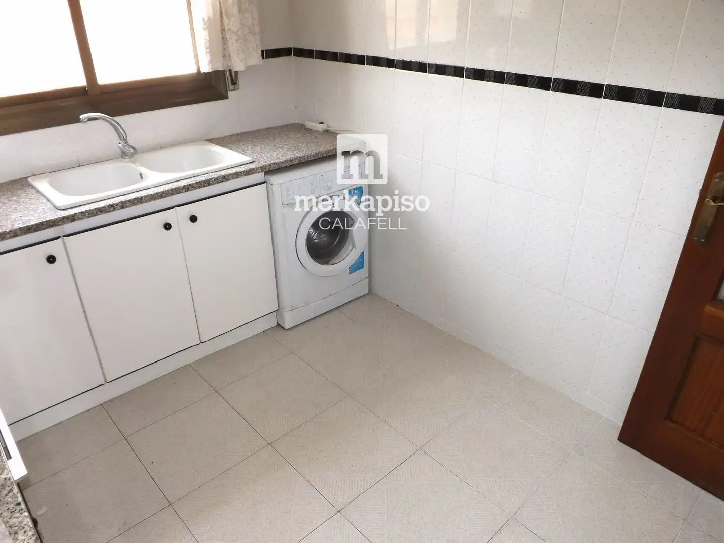 Küche von Wohnung zum Verkauf in Calafell mit Klimaanlage, Heizung und Terrasse