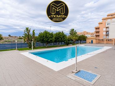 Wohnung mit Balkon zum Verkauf in Roquetas de Mar ciudad