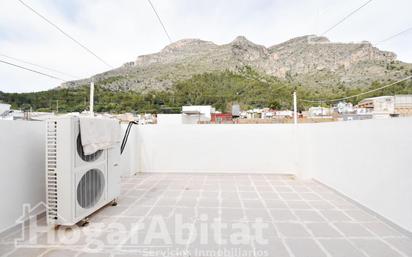 Vista exterior de Casa o xalet en venda en Tavernes de la Valldigna amb Aire condicionat, Calefacció i Terrassa