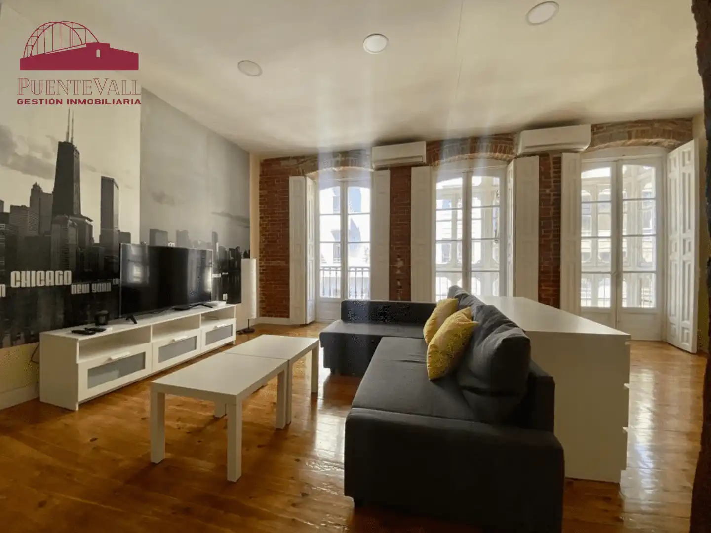 Living room of Flat for rent in Valladolid  with Air Conditioner, Heating and Furnished