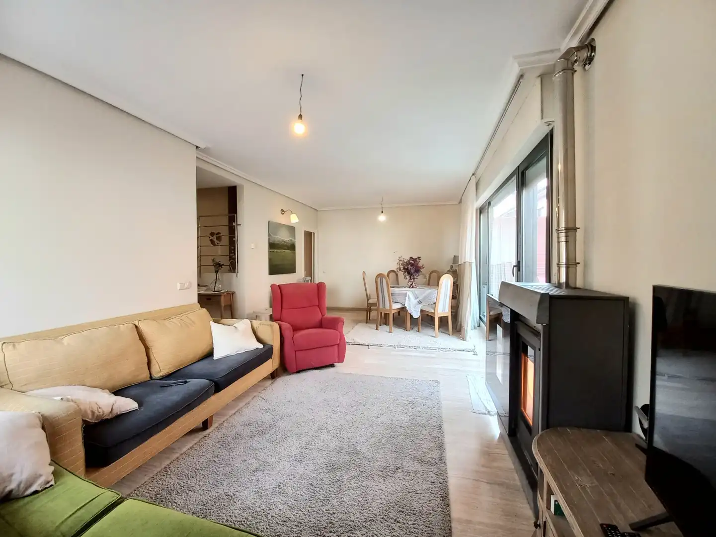 Sala d'estar de Casa adosada en venda en Burgos amb Jardí privat