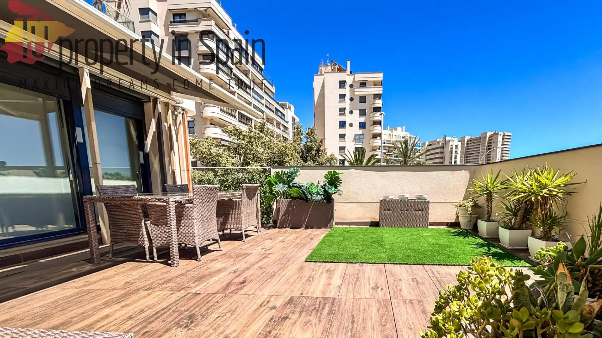 Terraza de Piso para compartir en Alicante / Alacant con Terraza, Amueblado y Piscina comunitaria