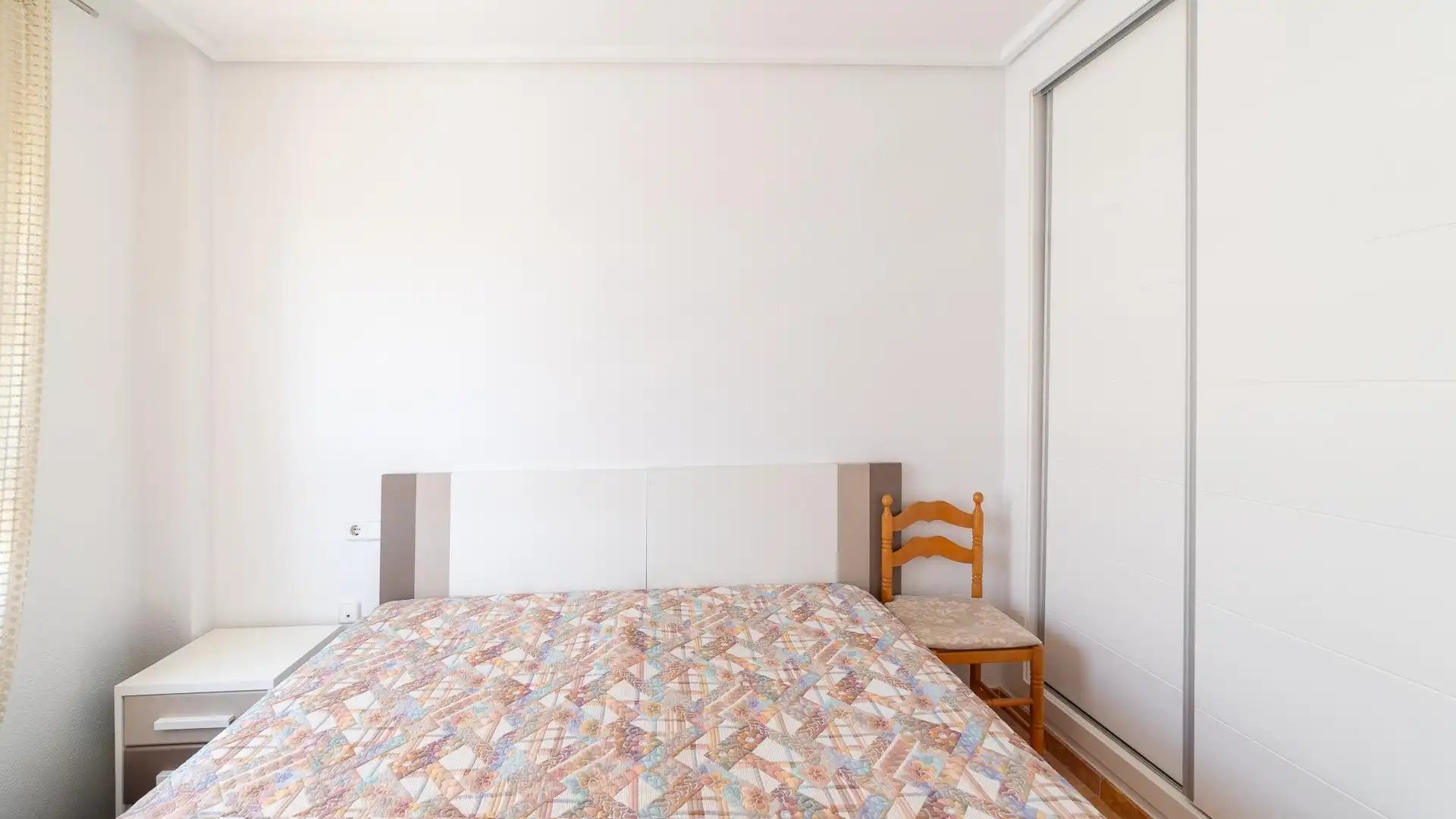 Habitación de Ático en venta en Torrevieja con Aire acondicionado, Terraza y Trastero