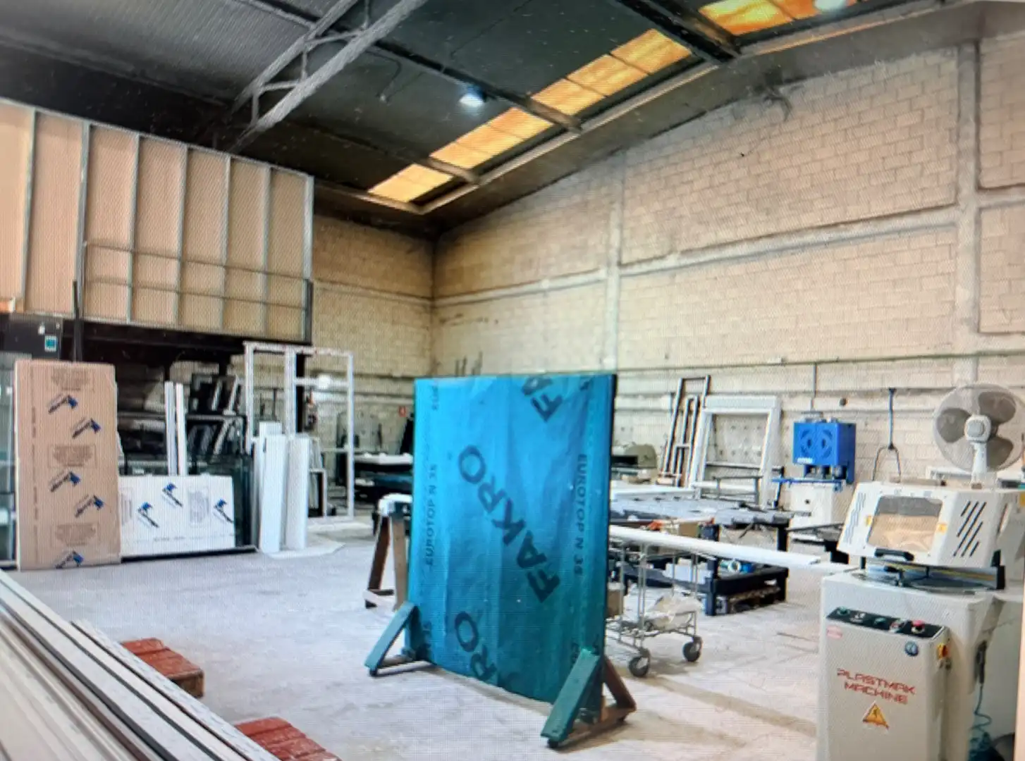 Industrial building for sale in Poblado Santiago Cartes 74A, imagen 3