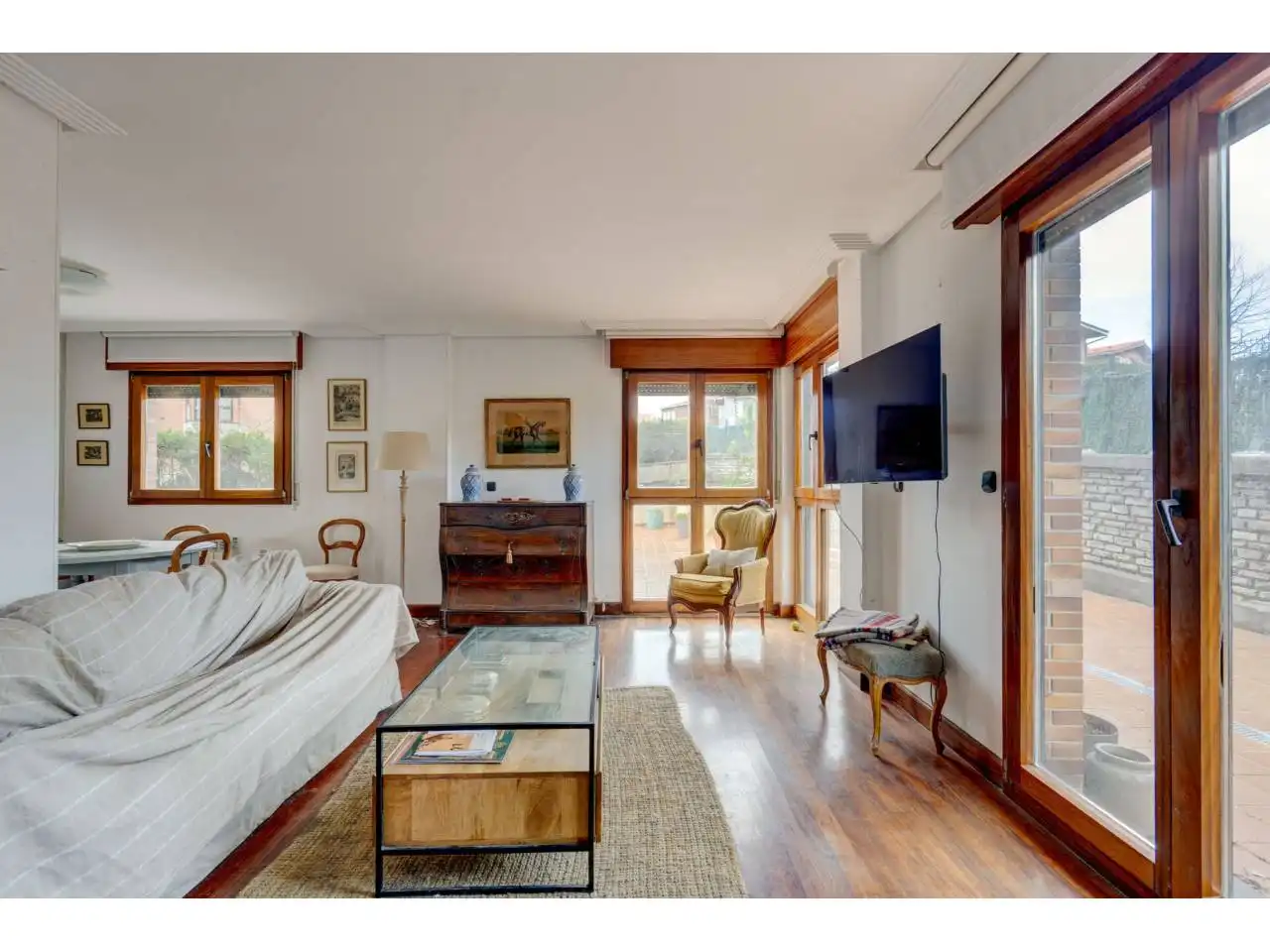 Living room of Flat for sale in Donostia - San Sebastián   with Heating, Private garden and Terrace