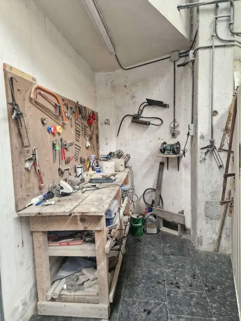 Industrial buildings for rent in Noia