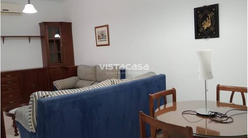 Foto 2 de Casa adosada de alquiler en Mairena del Alcor, Sevilla