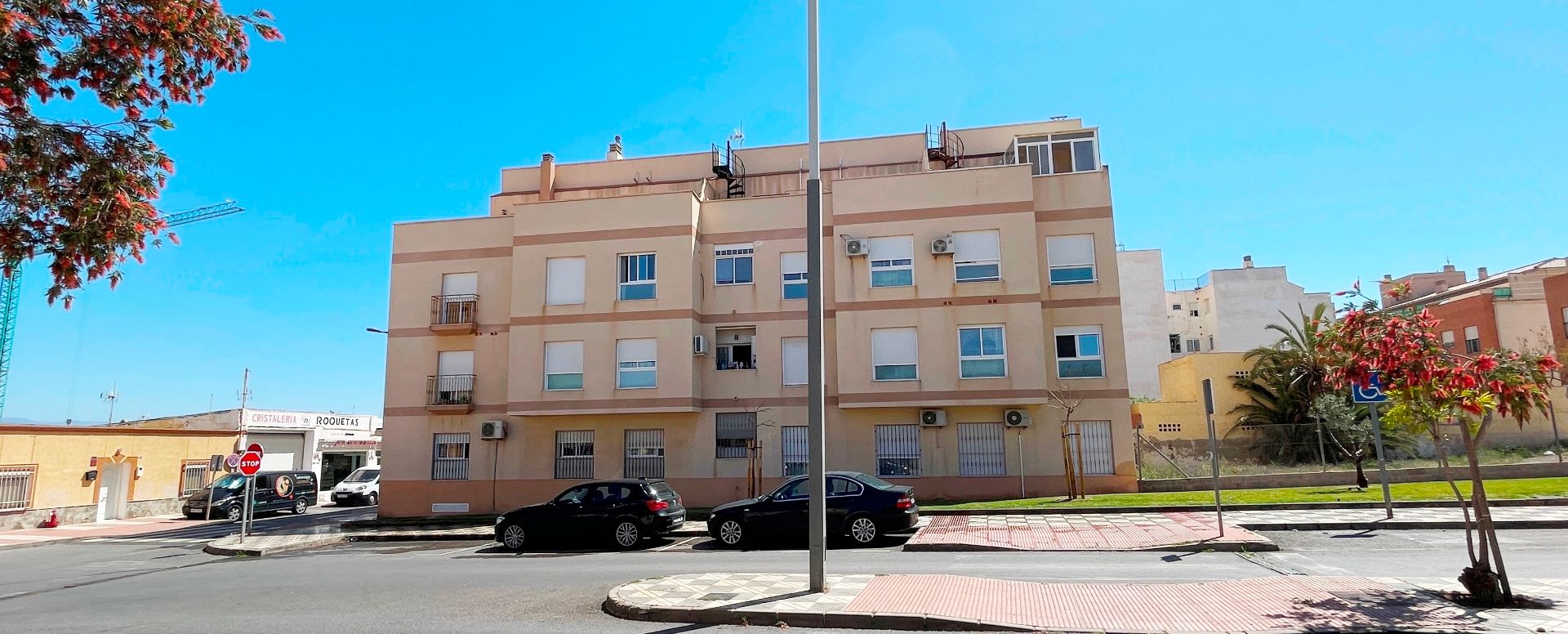 Vista exterior de Àtic en venda en Roquetas de Mar