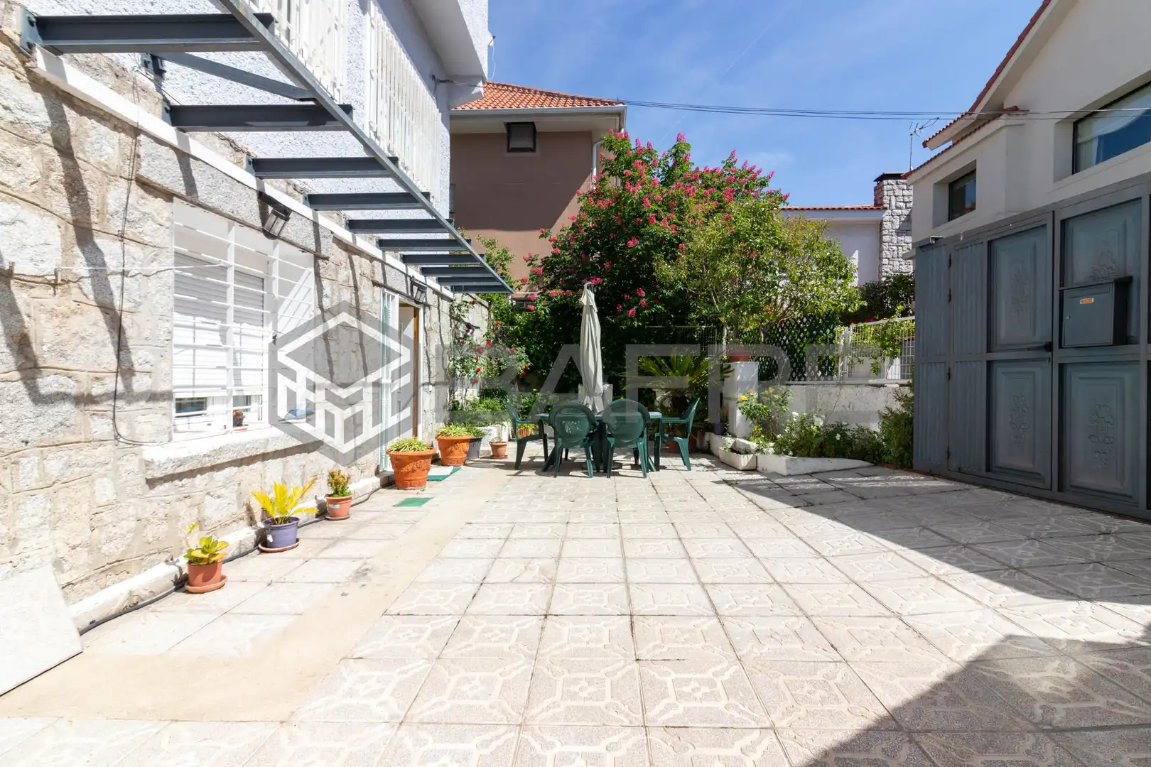Terrassa de Casa o xalet en venda en Madrid amb Aire condicionat, Calefacció i Jardí privat