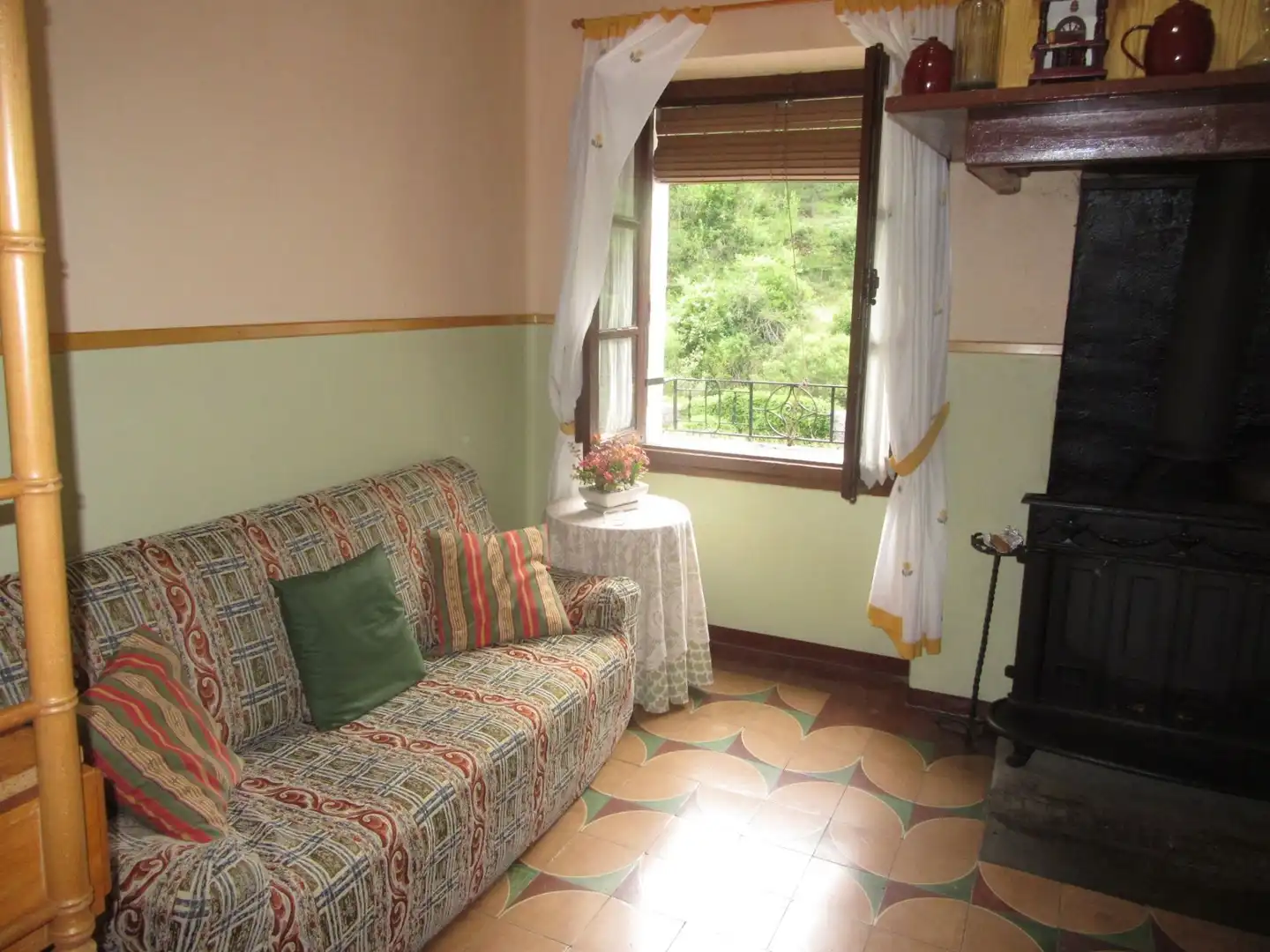Sala d'estar de Casa o xalet en venda en Ansó amb Traster