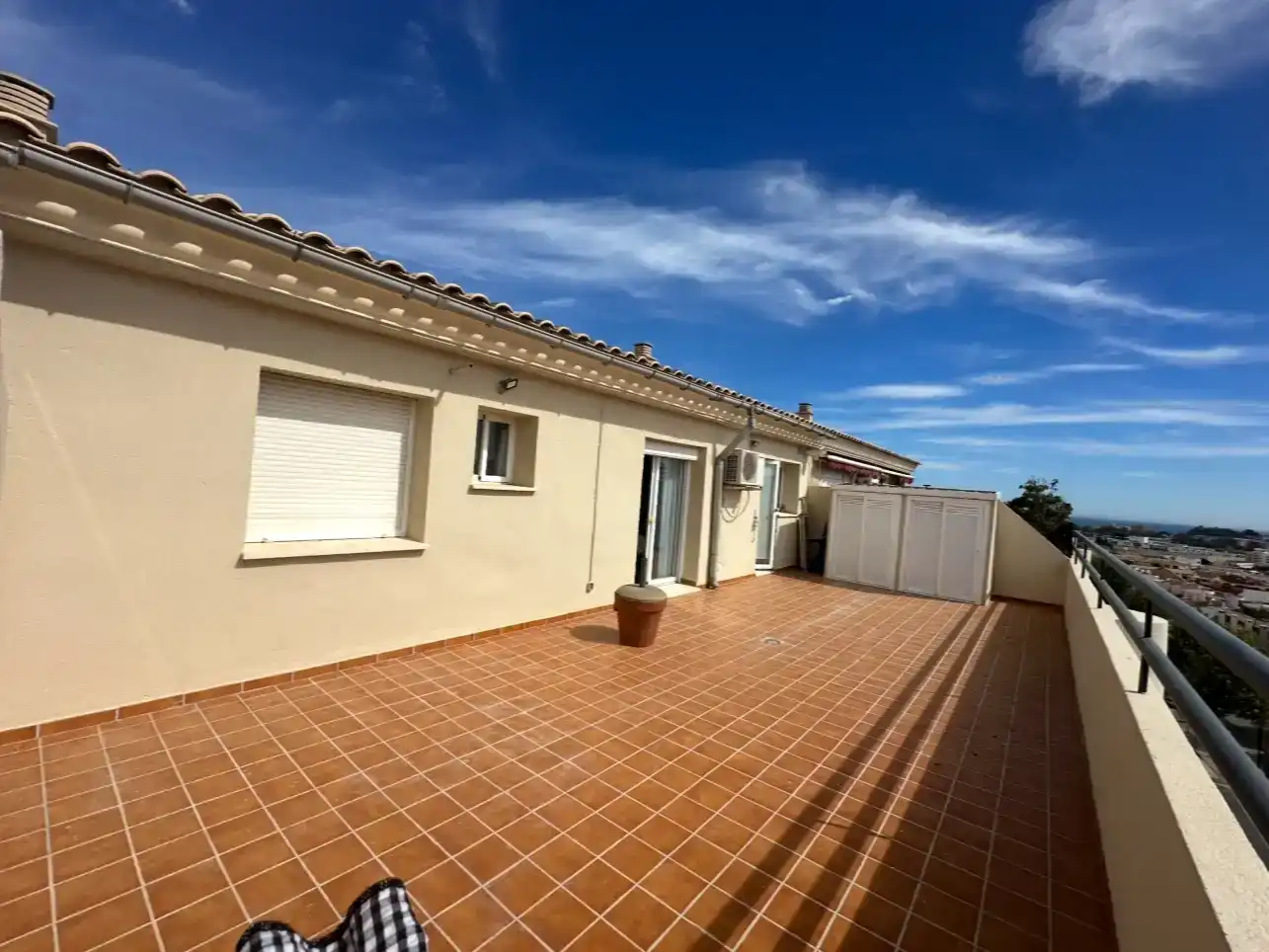 Vista exterior de Àtic en venda en Mijas amb Aire condicionat, Piscina i Balcó