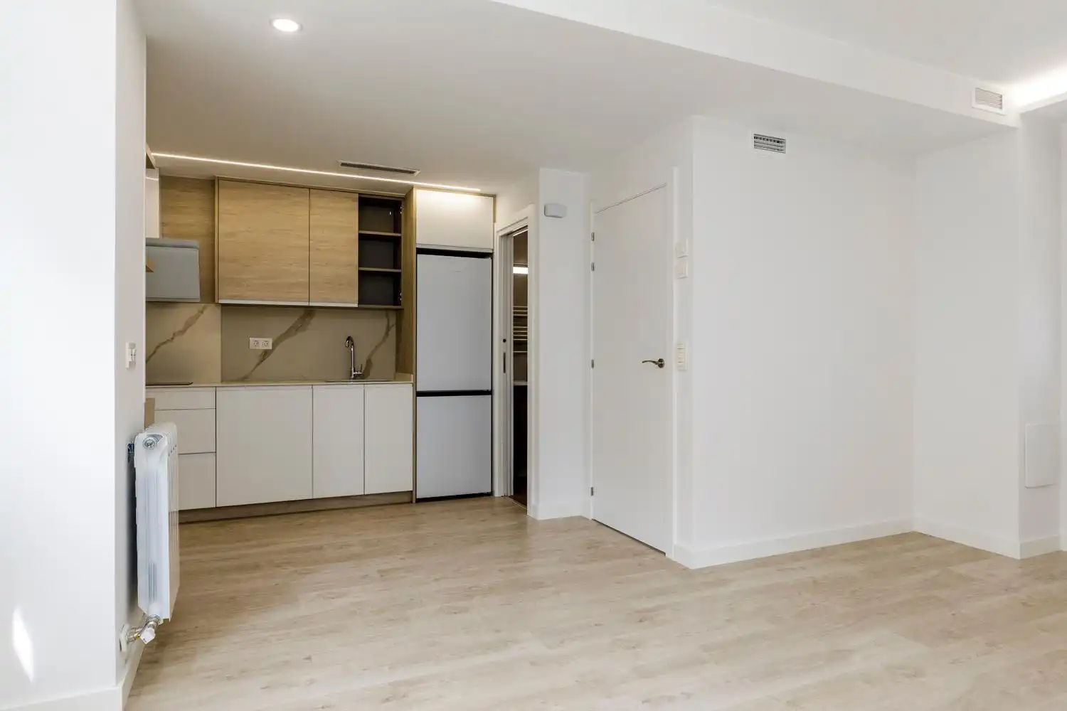 Kitchen of Flat for sale in Zaragoza  with Heating
