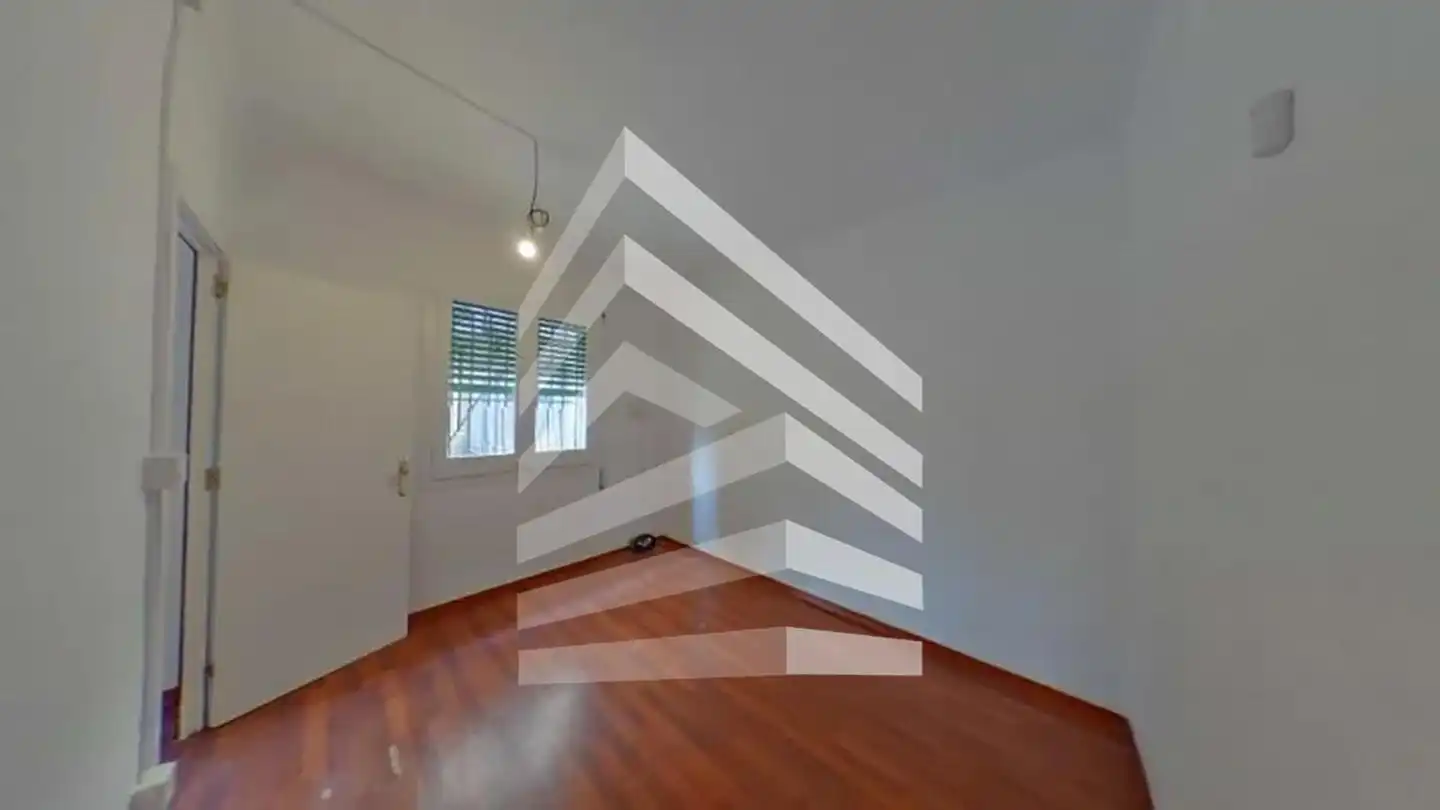Dormitori de Planta baixa en venda en Barcelona amb Parquet
