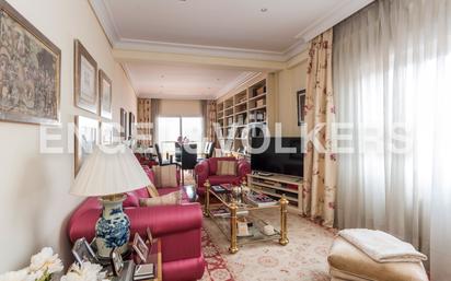 Living room of Apartment for sale in  Madrid Capital  with Air Conditioner, Heating and Parquet flooring