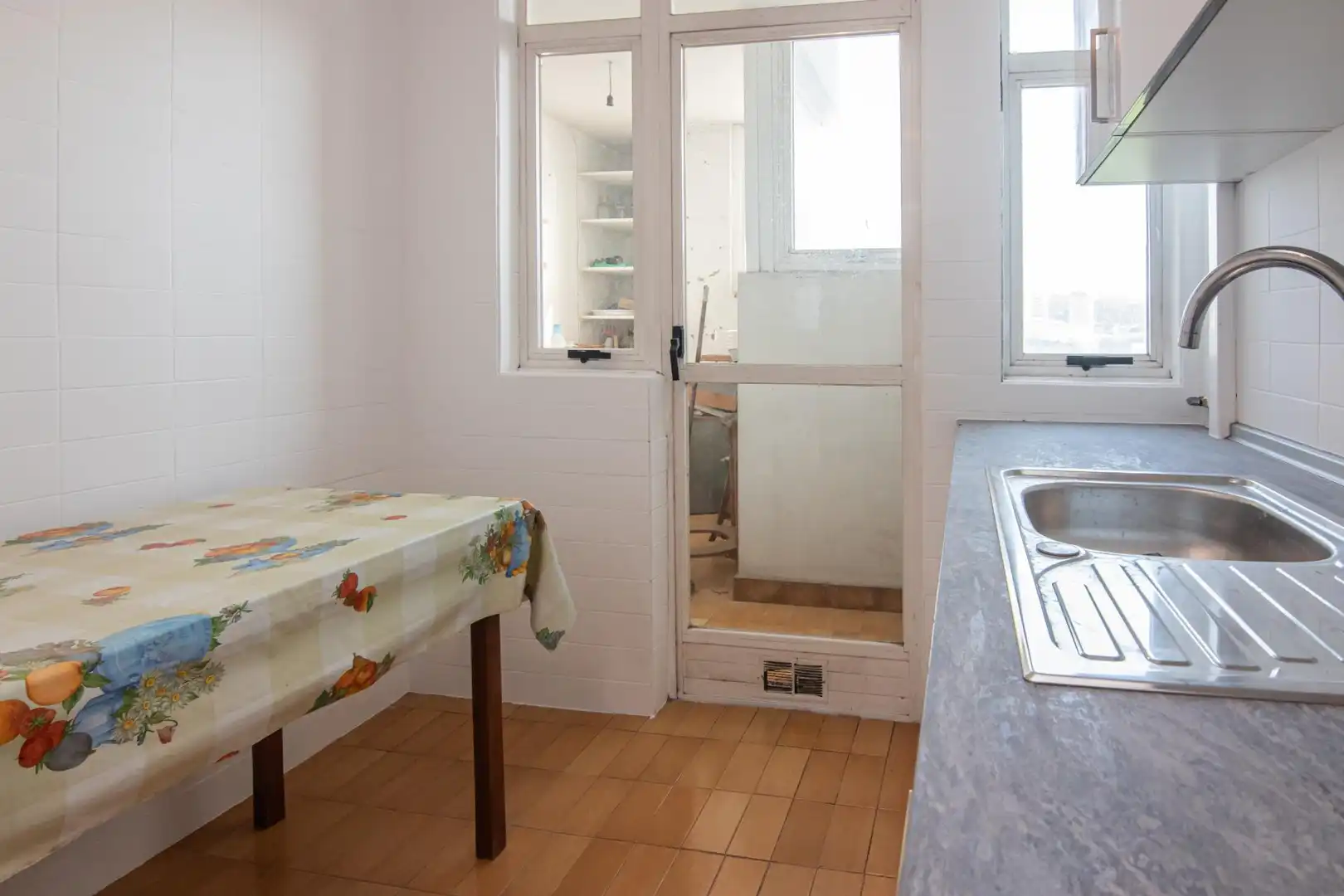Cuina de Pis en venda en A Coruña Capital  amb Calefacció, Parquet i Traster