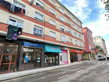 Piso en venta en Calle DUQUE SANTOÑA 3