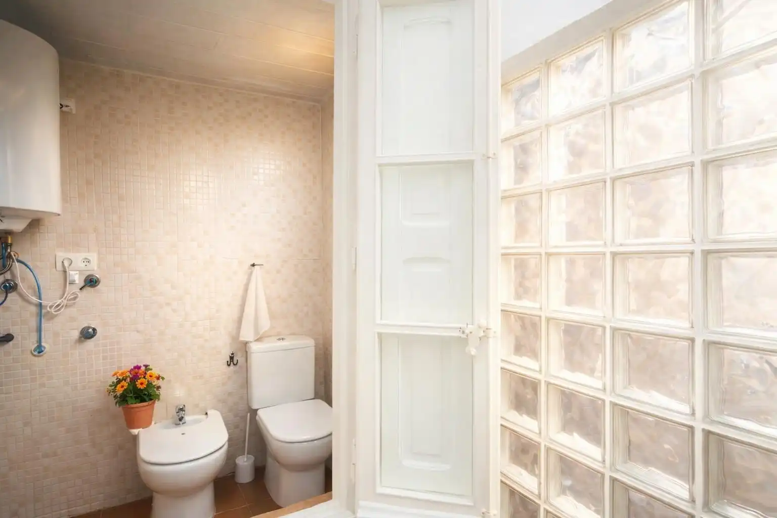 Baño de Piso en venta en Vilanova i la Geltrú con Terraza, Amueblado y Balcón