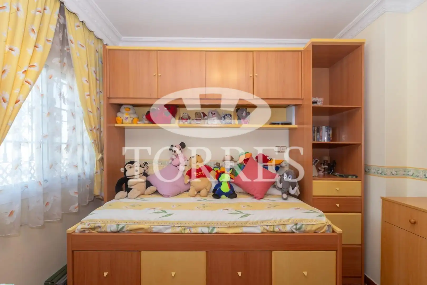 Dormitori de Casa o xalet en venda en Alhaurín de la Torre amb Aire condicionat, Calefacció i Jardí privat