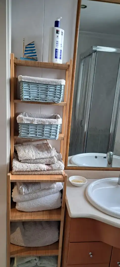 Bany de Pis en venda en Oviedo  amb Calefacció, Parquet i Traster