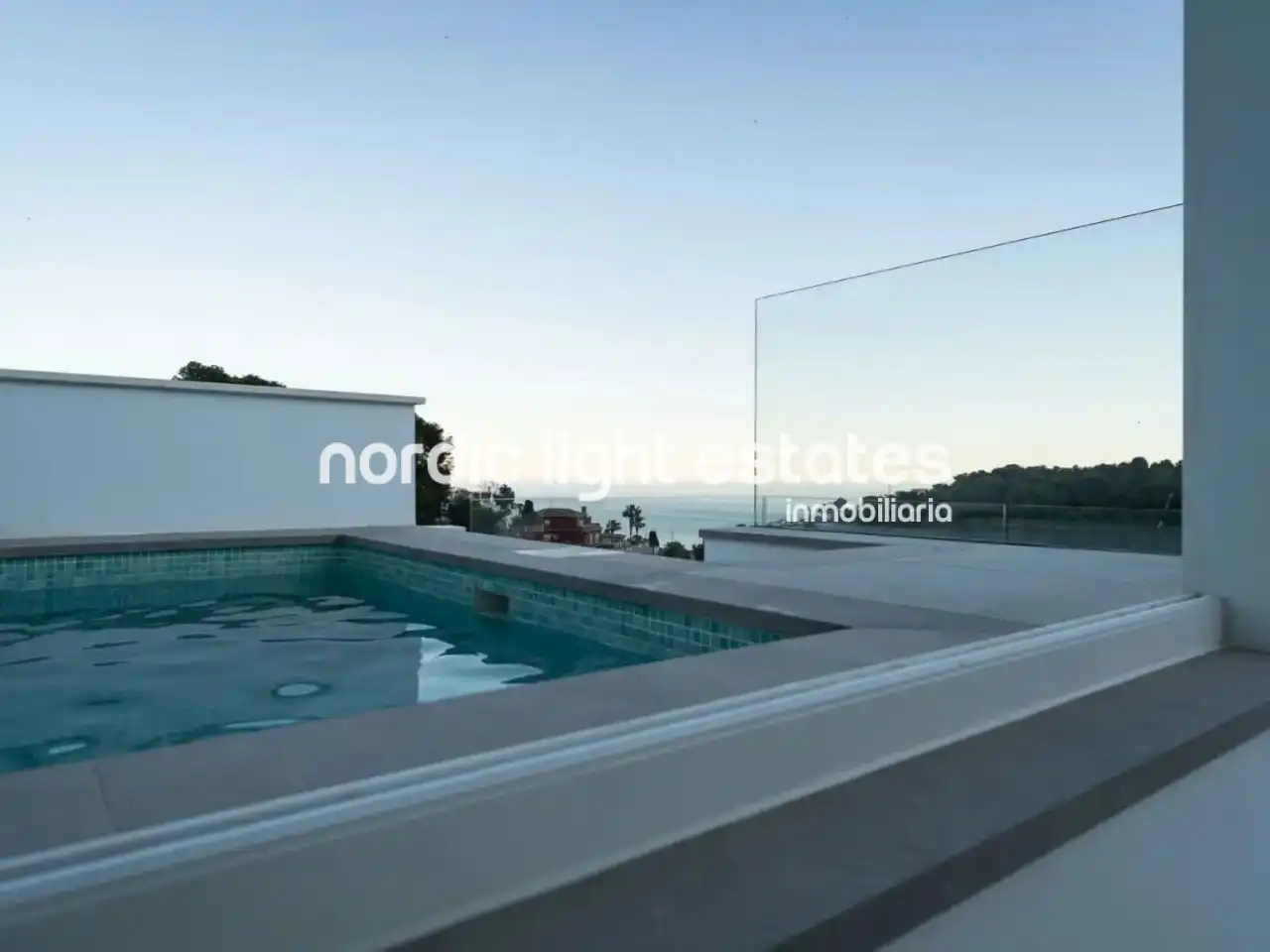 Vista exterior de Casa o chalet en venta en Almuñécar con Aire acondicionado, Terraza y Piscina