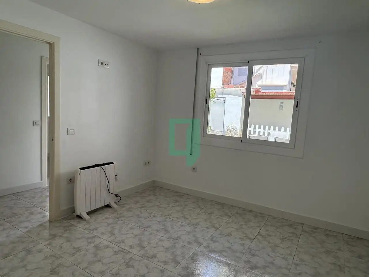 Schlafzimmer von Wohnung zum Verkauf in Badalona mit Klimaanlage und Terrasse