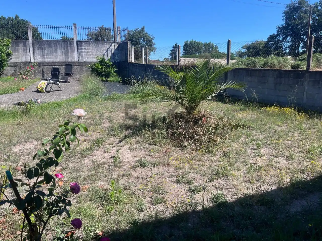 Casa o xalet en venda en Ourense Capital  amb Calefacció, Jardí privat i Moblat