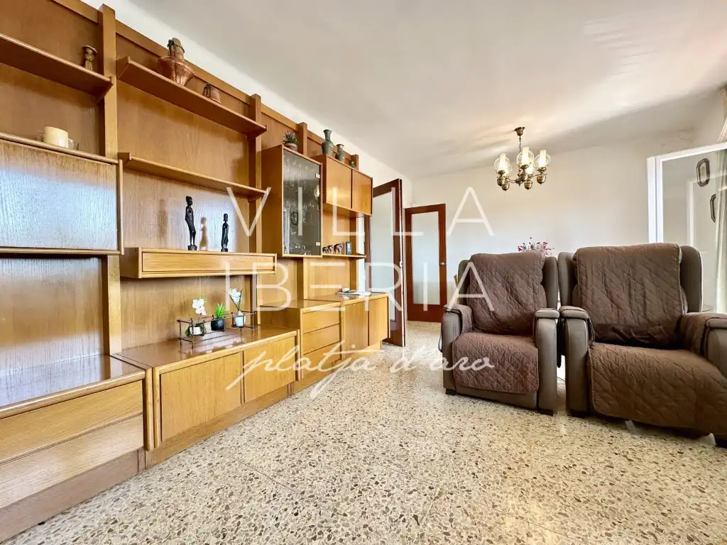Sala de estar de Apartamento en venta en Castell d'Aro, Platja d'Aro i s'Agaró con Calefacción y Terraza