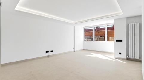 Foto 3 de Piso en venta en C. Marqués de la Valdavia, Palos de Moguer,  Madrid Capital