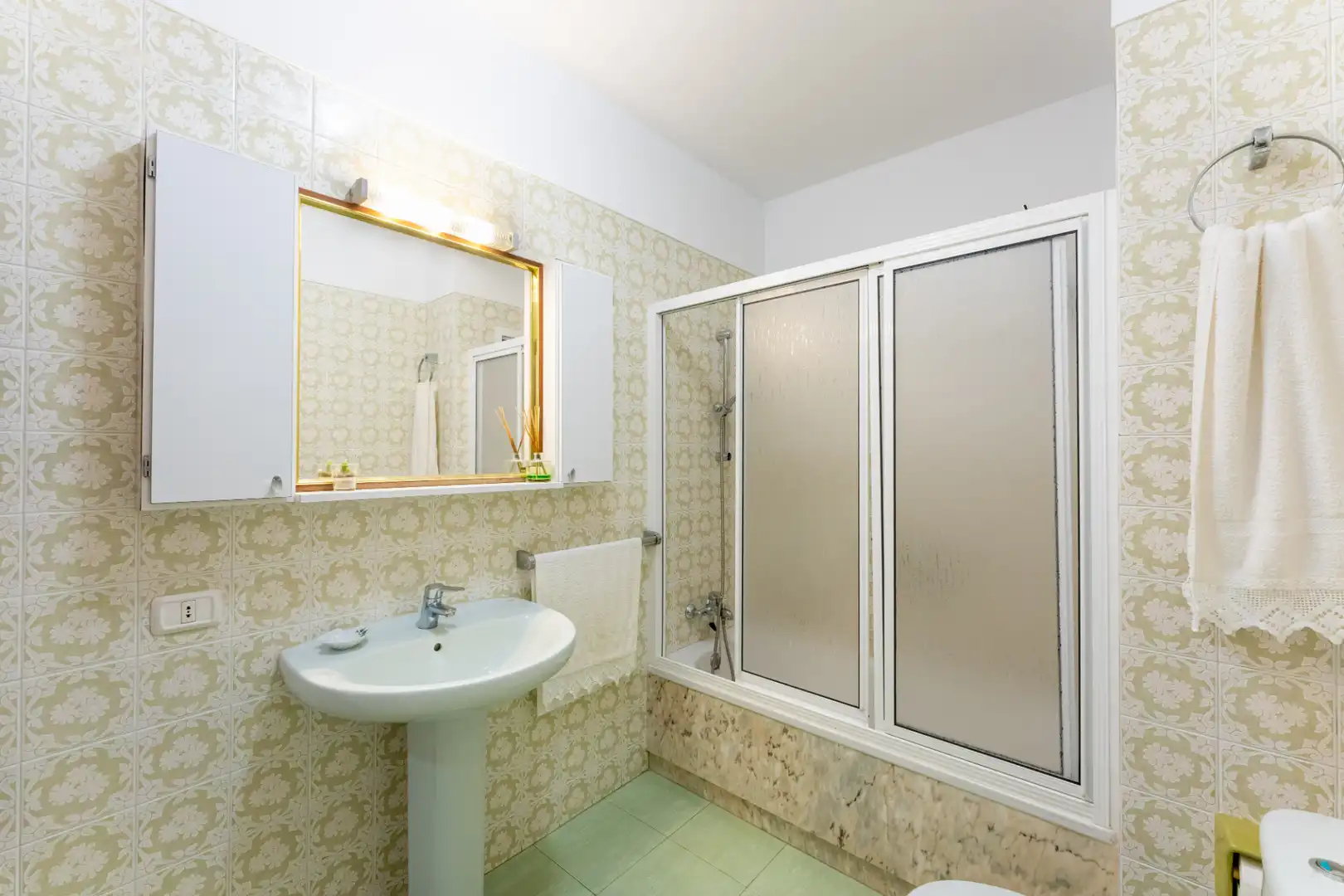 Bathroom of Attic for sale in Santa Cruz de Tenerife  with Terrace, Furnished and Washing machine