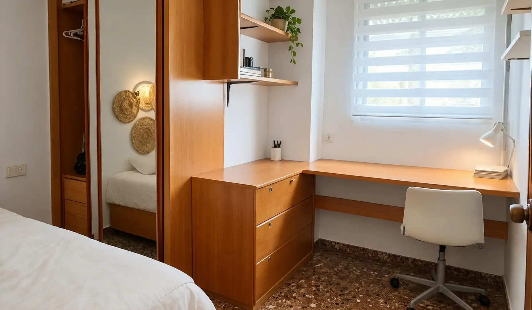 Schlafzimmer von Wohnung zur Miete in Valencia mit Klimaanlage, Möbliert und Waschmaschine